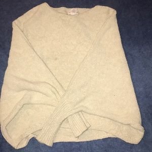 ✨ cropped bat winged top✨